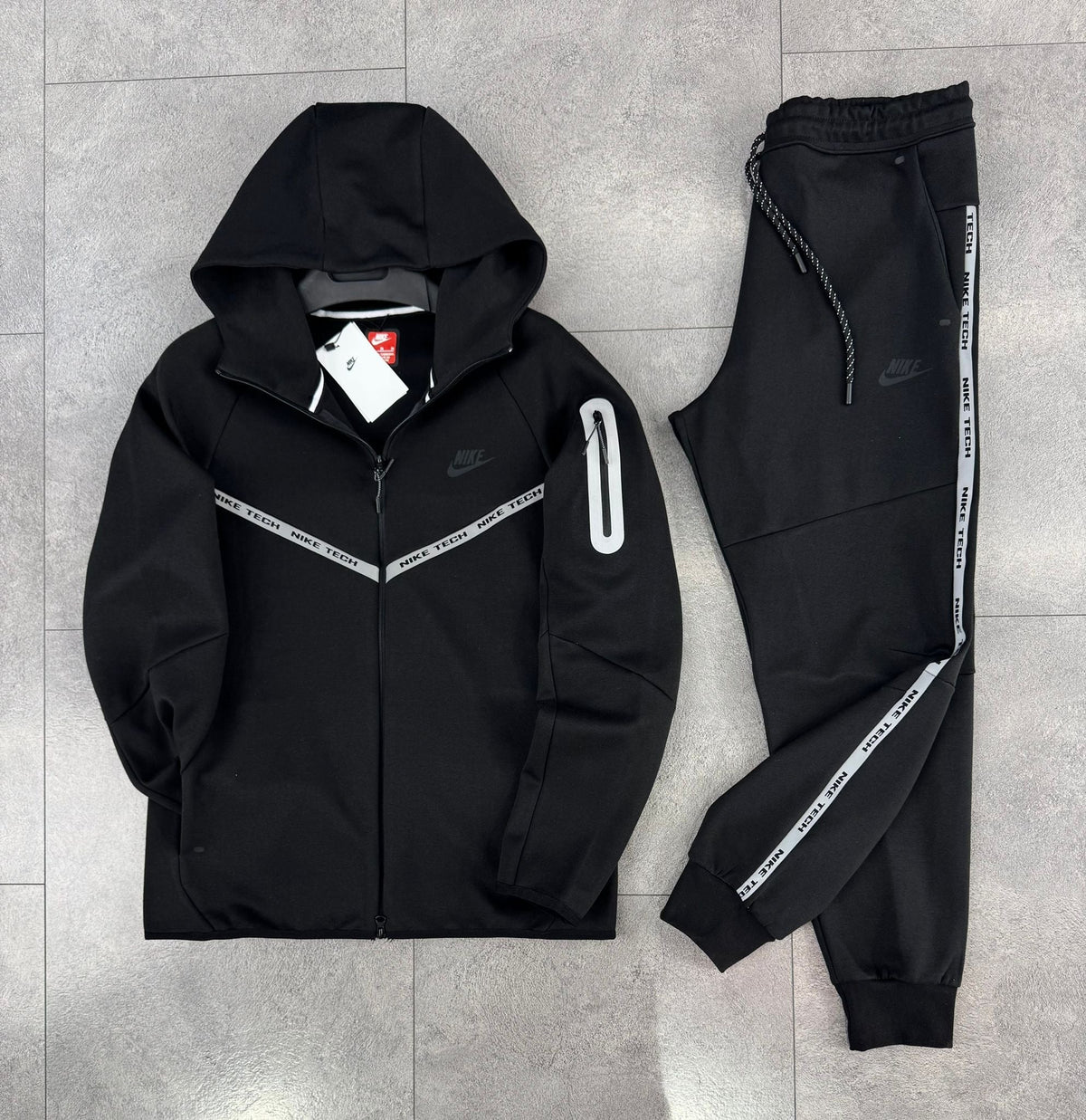 Nike Tech Reflective