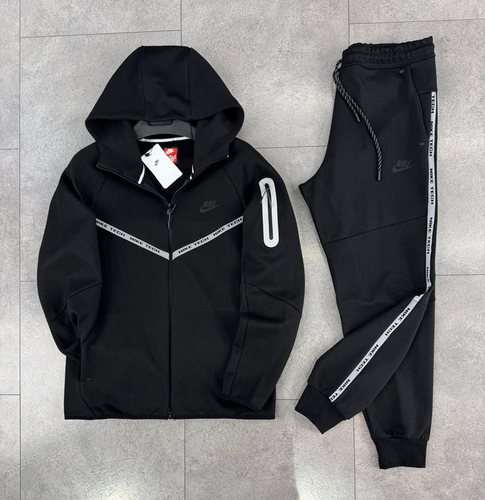 Nike Tech Reflective