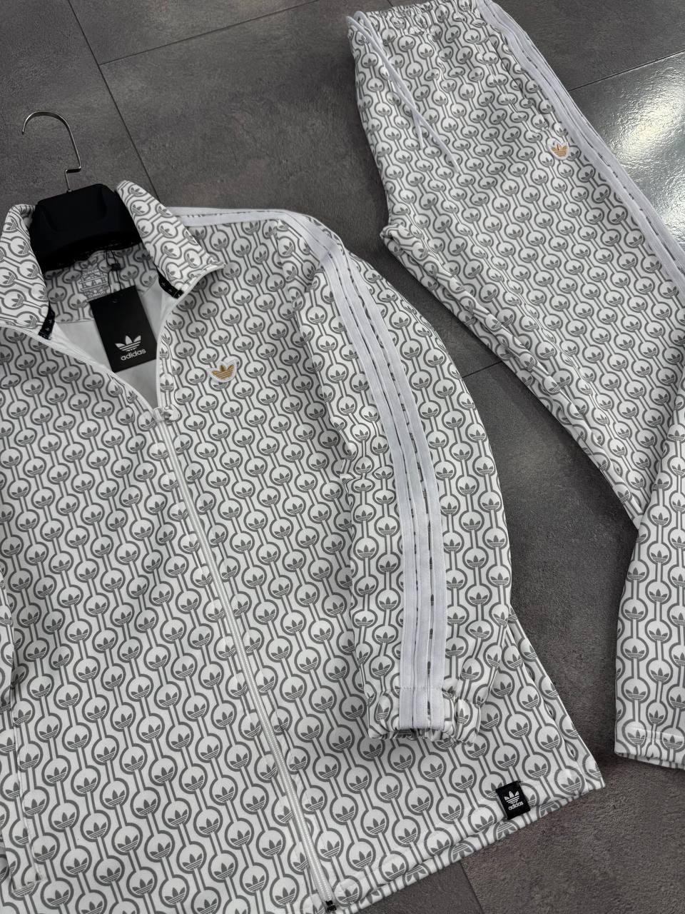 Adidas TrackSuit 2026-O6