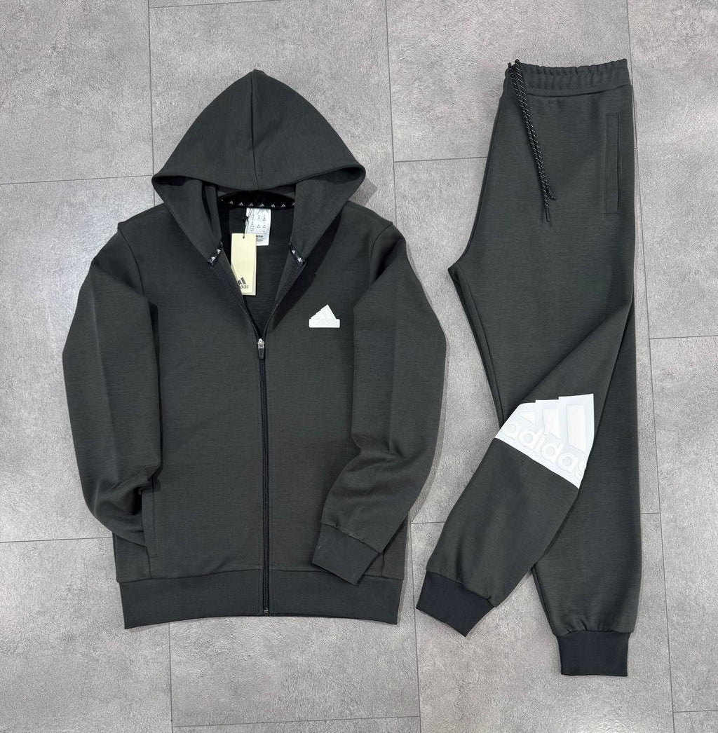 Adidas Tracksuit 27