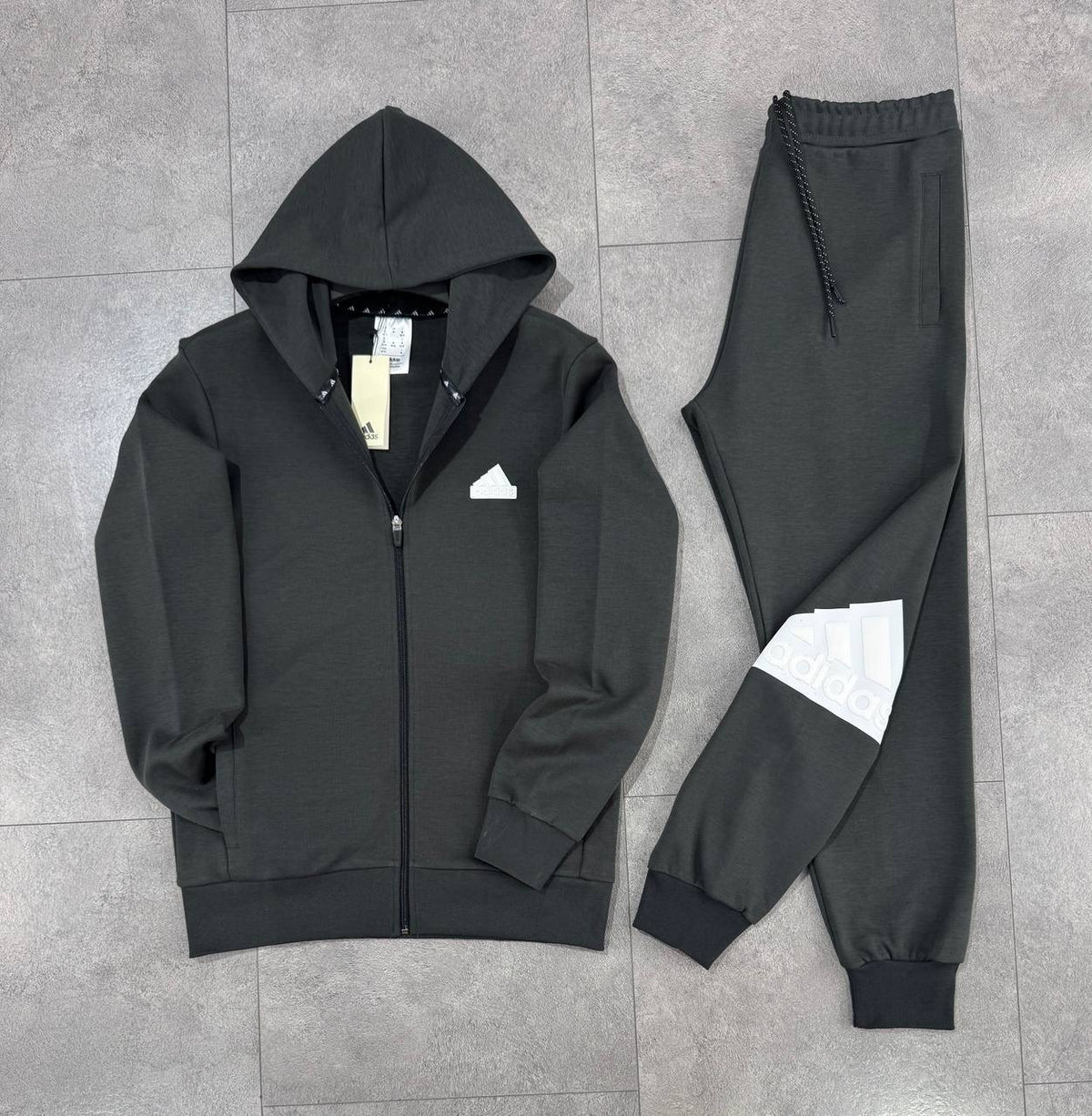 Adidas Tracksuit 27