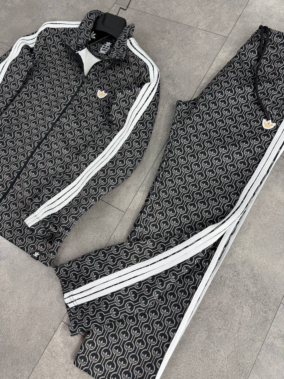 Adidas TrackSuit 2026-O6