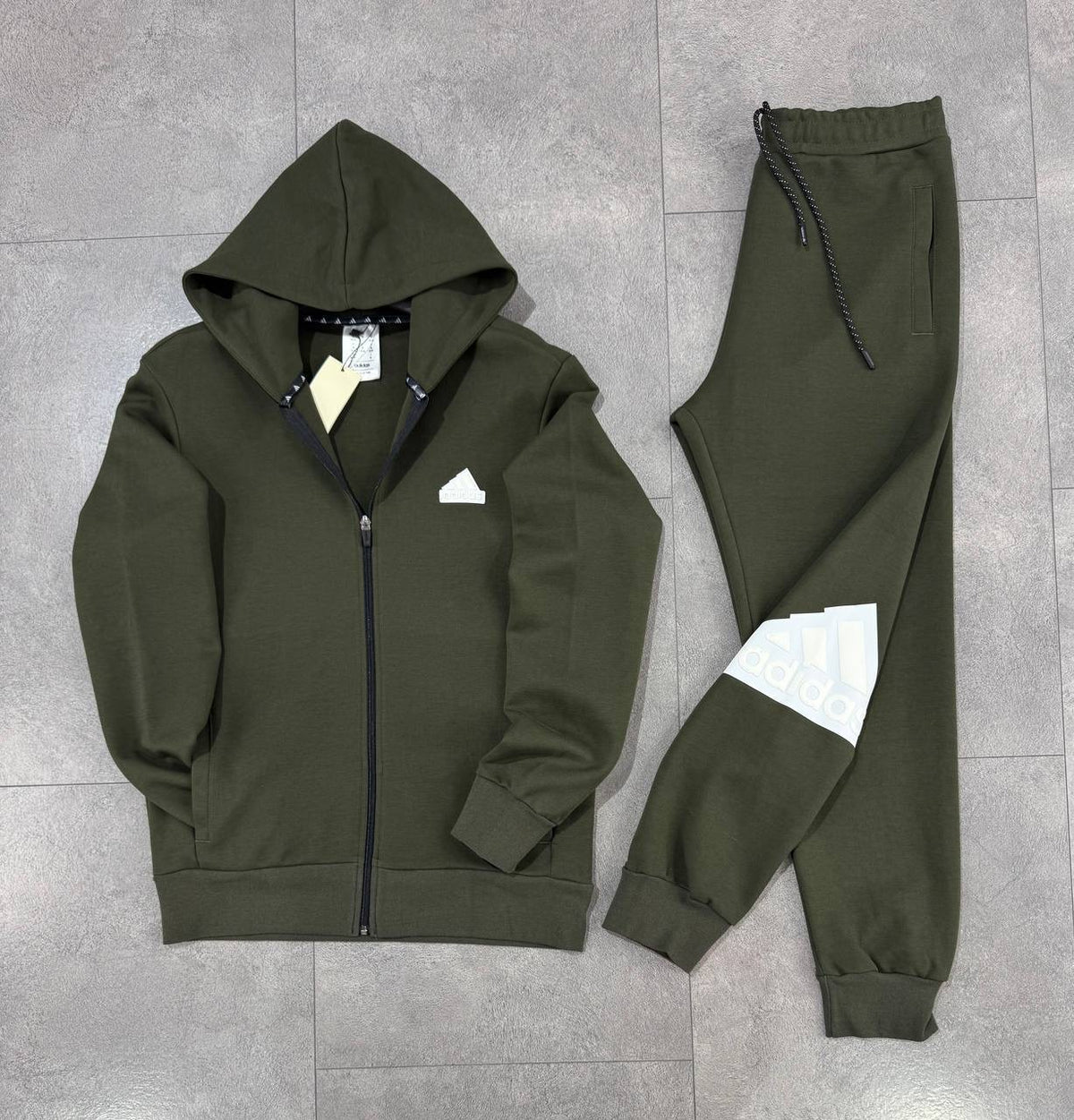 Adidas Tracksuit 27