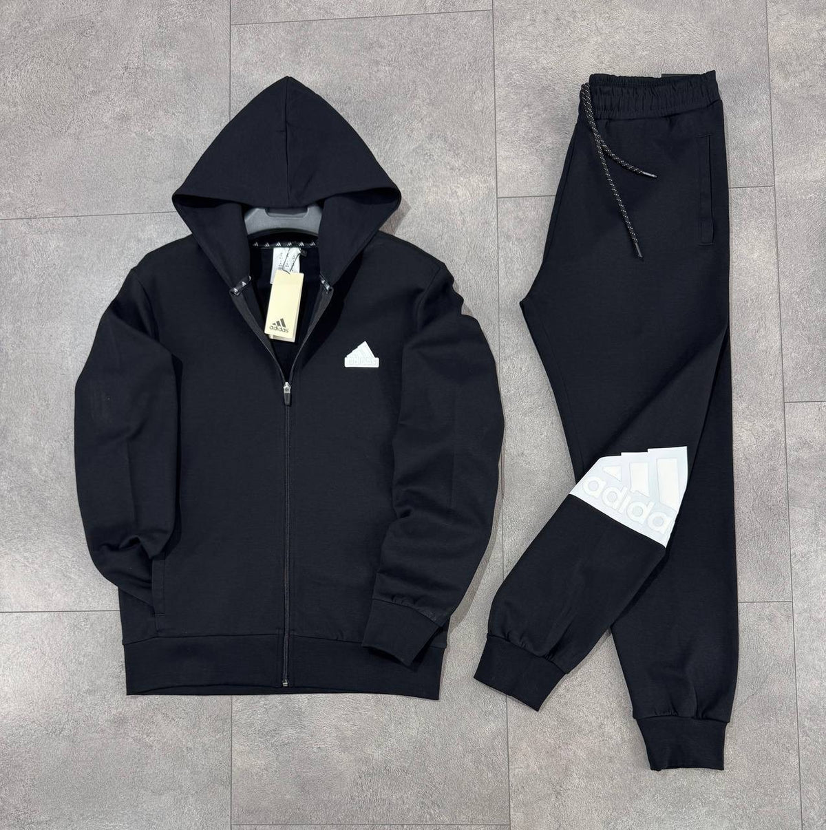 Adidas Tracksuit 27
